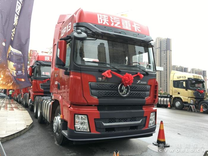 陕汽德龙X3000 500马力牵引车 (10).jpg 陕汽德龙X3000 500马力牵引车 (10).jpg