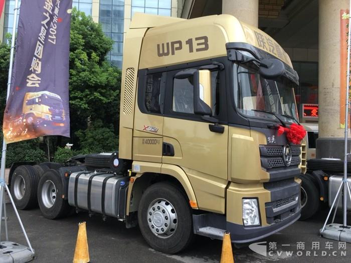 陕汽德龙X3000 550马力 6X4黄金之星牵引车 (2).jpg 陕汽德龙X3000 550马力 6X4黄金之星牵引车 (2).jpg