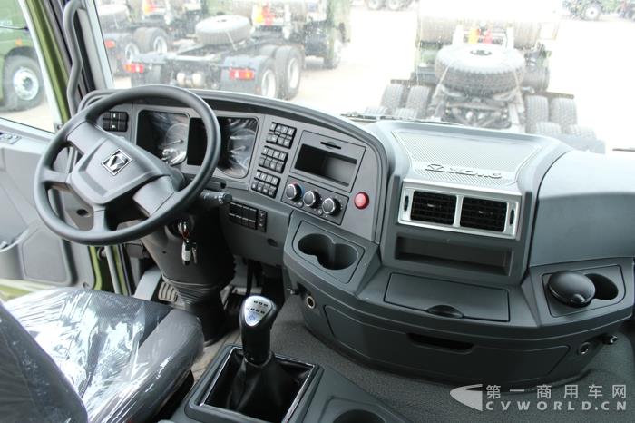 漢风6×4 LNG牵引车内饰及局部 (3).jpg 漢风6×4 LNG牵引车内饰及局部 (3).jpg