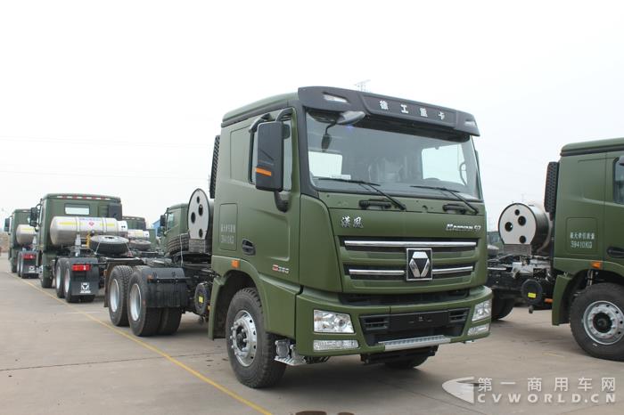 漢风6×4 LNG牵引车 (4).jpg 漢风6×4 LNG牵引车 (4).jpg