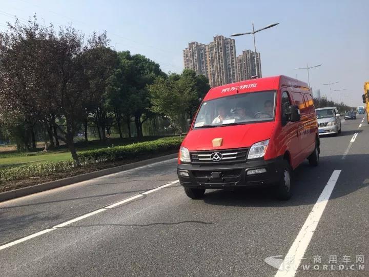 EV80无人轻型厢式货.jpg EV80无人轻型厢式货.jpg