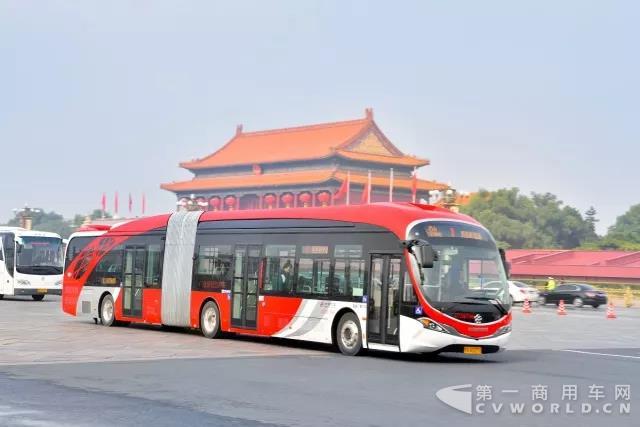 银隆新能源18米纯电动BRT在北京长安街正式运营3.jpg 银隆新能源18米纯电动BRT在北京长安街正式运营3.jpg