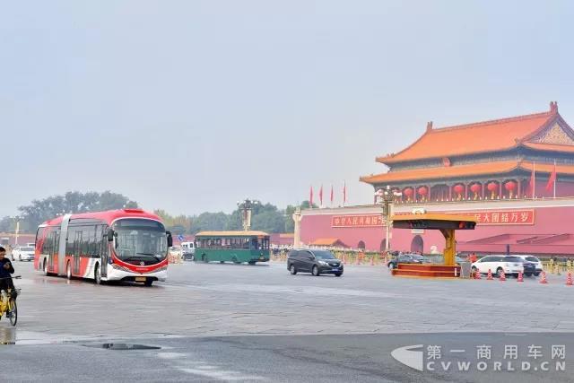 银隆新能源18米纯电动BRT在北京长安街正式运营4.jpg 银隆新能源18米纯电动BRT在北京长安街正式运营4.jpg