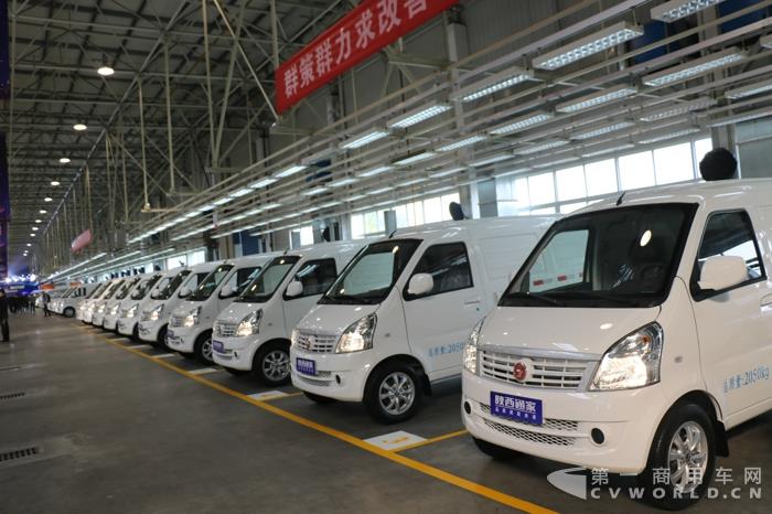 展车 (2).jpg 展车 (2).jpg
