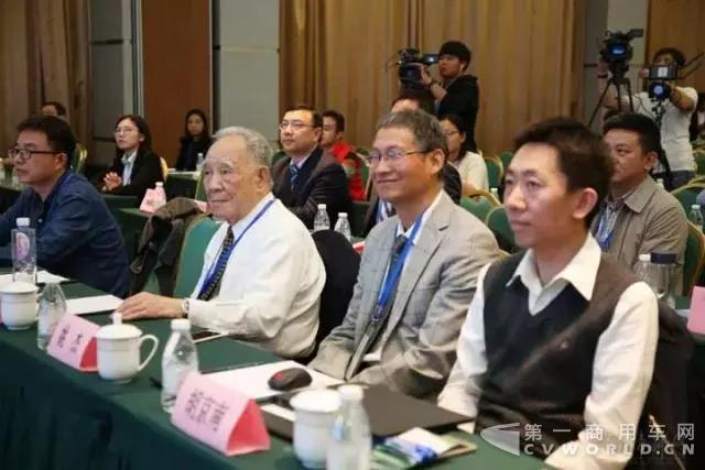 江淮迈斯福MF3.2H荣获“我信赖的轻型发动机奖”!1.jpg 江淮迈斯福MF3.2H荣获“我信赖的轻型发动机奖”!1.jpg