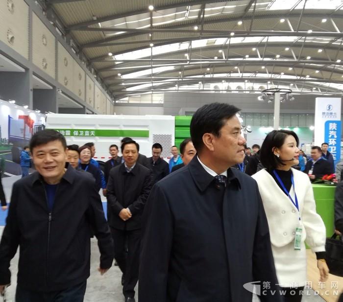 陕汽重卡闪耀2017第三届西安国际环保产业博览会3.jpg