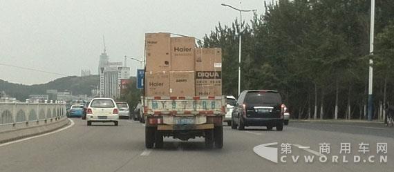 超标排放货车.jpg 超标排放货车.jpg