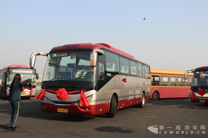 银隆10.7米纯电动旅游客车 (2).jpg 银隆10.7米纯电动旅游客车 (2).jpg