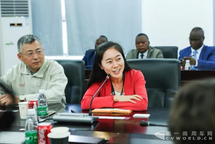 比亚迪一辆车竟坐下超过30个国家的总领事.jpg 比亚迪一辆车竟坐下超过30个国家的总领事.jpg