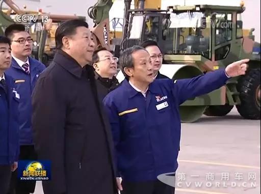 总书记检阅徐工全系列成套产品.jpg 总书记检阅徐工全系列成套产品.jpg