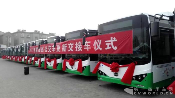 青岛投放372辆比亚迪纯电动公交车1.jpg 青岛投放372辆比亚迪纯电动公交车1.jpg