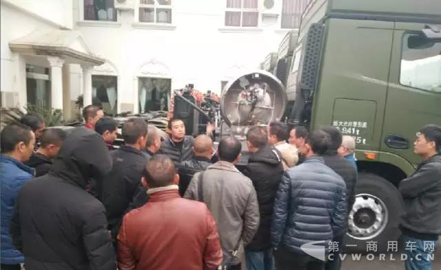 川渝地区漢風LNG牵引车交车仪式暨客户座谈会隆重举行1.jpg 川渝地区漢風LNG牵引车交车仪式暨客户座谈会隆重举行1.jpg