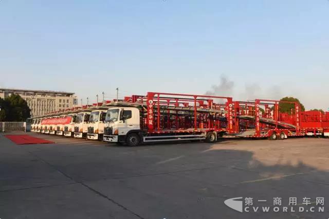 中集华骏20台中置轴轿运车.jpg 中集华骏20台中置轴轿运车.jpg