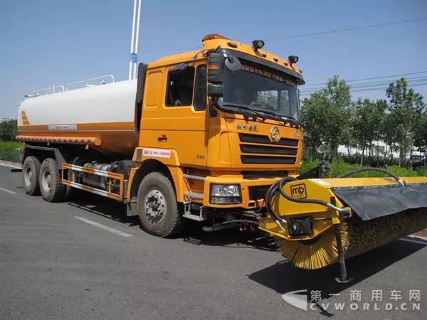 陕汽高效除雪车 城市安全护航员3.jpg 陕汽高效除雪车 城市安全护航员3.jpg