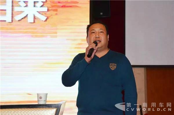 上汽红岩互联网梦想卡车安徽阜阳发布会火爆开启2.jpg 上汽红岩互联网梦想卡车安徽阜阳发布会火爆开启2.jpg
