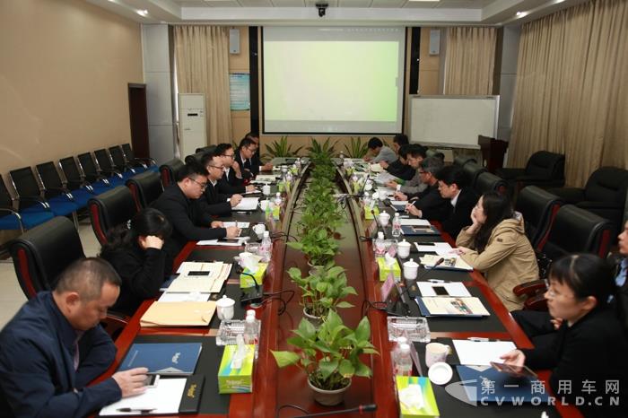 交通运输部综合规划司张大为副司长一行调研银隆新能源1.jpg 交通运输部综合规划司张大为副司长一行调研银隆新能源1.jpg