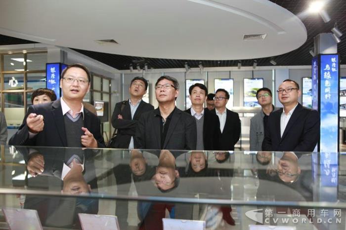 交通运输部综合规划司张大为副司长一行调研银隆新能源.jpg 交通运输部综合规划司张大为副司长一行调研银隆新能源.jpg