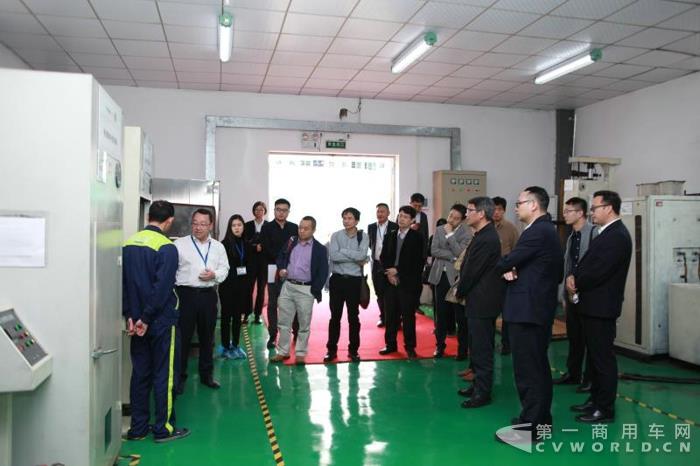 交通运输部综合规划司张大为副司长一行调研银隆新能源5.jpg 交通运输部综合规划司张大为副司长一行调研银隆新能源5.jpg