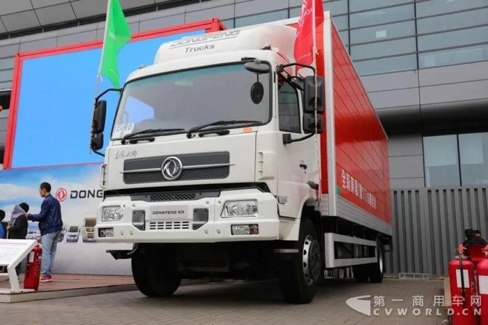 沃尔沃帆船赛香港站港内赛东风队夺冠7.jpg 沃尔沃帆船赛香港站港内赛东风队夺冠7.jpg