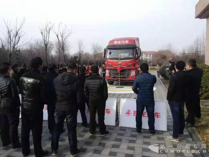 现场斩获订单151台!乘龙H5齐鲁大地掀“轻量化”旋风!1.jpg 现场斩获订单151台!乘龙H5齐鲁大地掀“轻量化”旋风!1.jpg