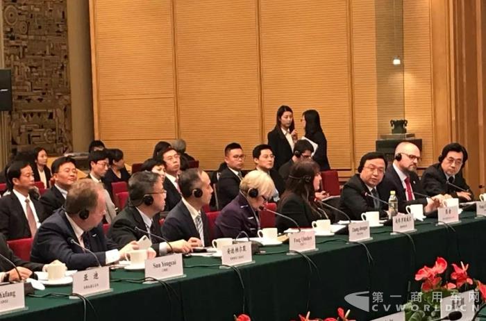 英首相访华,“炸出”这家中国企业,原来已占英电动大巴50%市场份额!.jpg 英首相访华,“炸出”这家中国企业,原来已占英电动大巴50%市场份额!.jpg