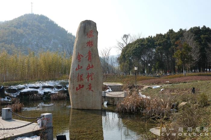 35辆银隆铛铛车在安吉投运 高温低寒丝毫不受影响.jpg 35辆银隆铛铛车在安吉投运 高温低寒丝毫不受影响.jpg