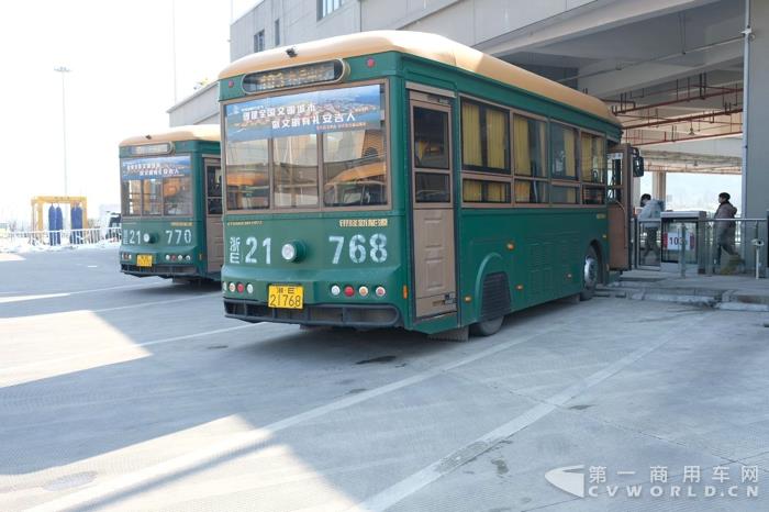 35辆银隆铛铛车在安吉投运 高温低寒丝毫不受影响1.jpg 35辆银隆铛铛车在安吉投运 高温低寒丝毫不受影响1.jpg