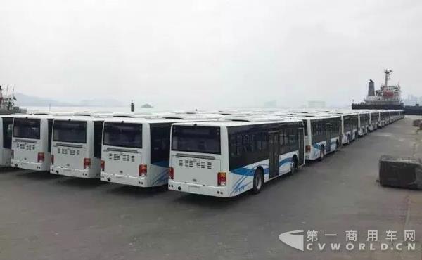 加蓬首次进口中国客车,动力毫无意外是TA.jpg 加蓬首次进口中国客车,动力毫无意外是TA.jpg