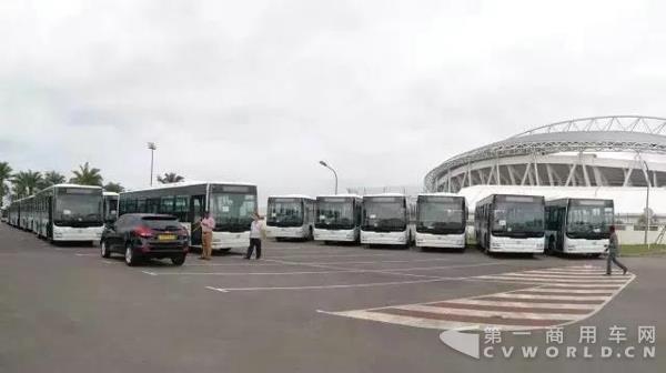 加蓬首次进口中国客车,动力毫无意外是TA4.jpg 加蓬首次进口中国客车,动力毫无意外是TA4.jpg