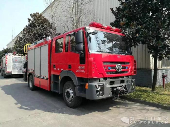 中国智造原厂四门消防车首批交付消防部门1.jpg 中国智造原厂四门消防车首批交付消防部门1.jpg