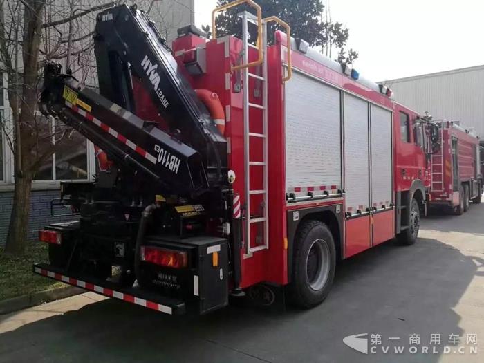 中国智造原厂四门消防车首批交付消防部门2.jpg 中国智造原厂四门消防车首批交付消防部门2.jpg