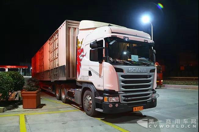 40公里下坡不踩一脚刹车!跟车斯堪尼亚G450感受云南高速1.jpg 40公里下坡不踩一脚刹车!跟车斯堪尼亚G450感受云南高速1.jpg