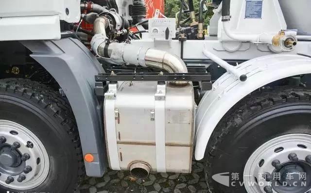 复合工况,主打轻量化!联合卡车8x4搅拌车测评4.jpg 复合工况,主打轻量化!联合卡车8x4搅拌车测评4.jpg
