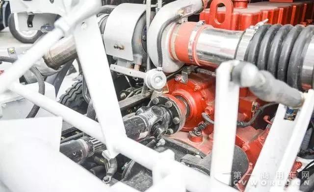 复合工况,主打轻量化!联合卡车8x4搅拌车测评9.jpg 复合工况,主打轻量化!联合卡车8x4搅拌车测评9.jpg