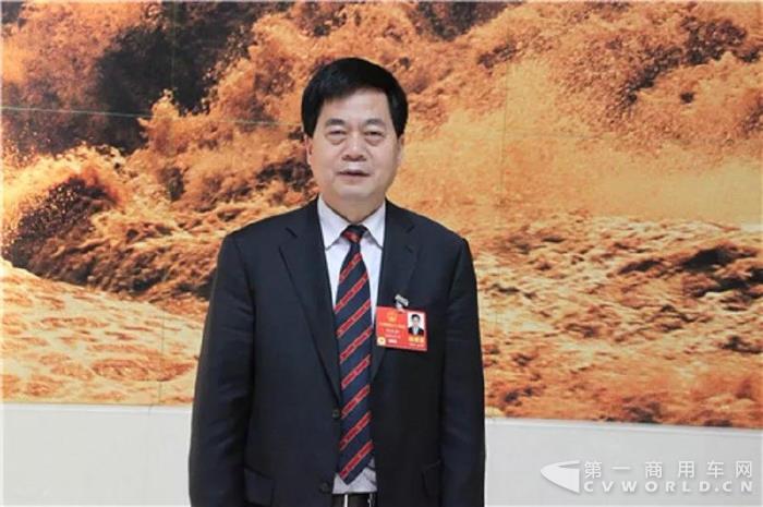 全国人大代表刘汉如:加快混合动力重卡发展,推进节能减排.jpg 全国人大代表刘汉如:加快混合动力重卡发展,推进节能减排.jpg