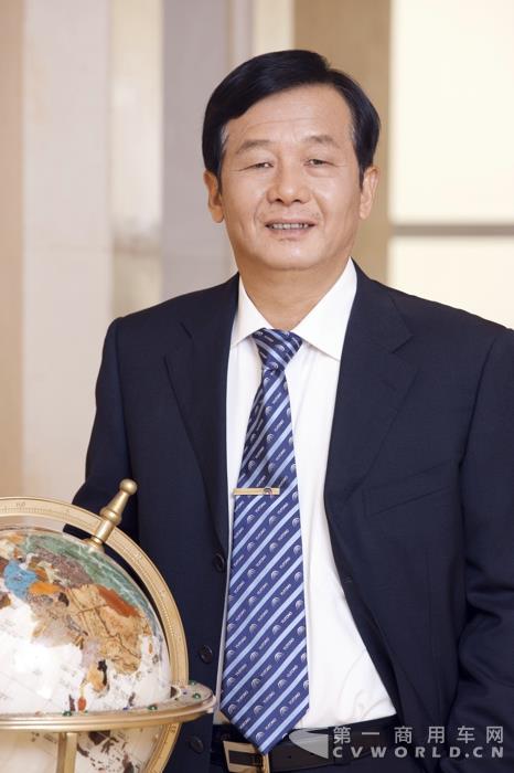 汤总形象.jpg 汤总形象.jpg