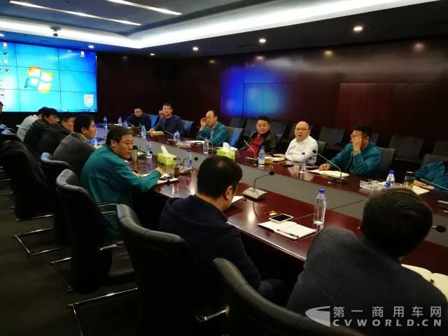中国重汽销售部紧锣密鼓布局二季度营销工作.jpg 中国重汽销售部紧锣密鼓布局二季度营销工作.jpg