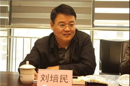 中国重汽销售部紧锣密鼓布局二季度营销工作1.jpg 中国重汽销售部紧锣密鼓布局二季度营销工作1.jpg