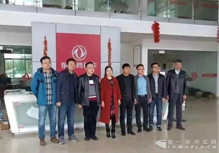一季度交付1100辆,东风天锦中置轴轿运车引领细分市场!1.jpg 一季度交付1100辆,东风天锦中置轴轿运车引领细分市场!1.jpg