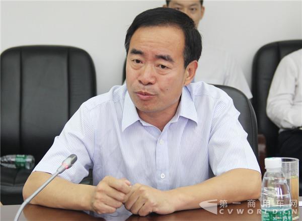 马增荣谈治超:“逆向淘汰”得到遏制 轿运车运价合理回升.jpg 马增荣谈治超:“逆向淘汰”得到遏制 轿运车运价合理回升.jpg