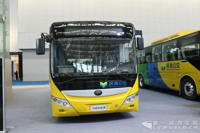 宇通ZK6935BEVG2 (2).jpg 宇通ZK6935BEVG2 (2).jpg