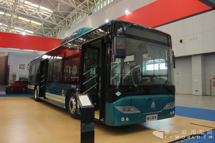 中国重汽JK6126GPHEVN5Q2插电式混合动力城市客车 (2).jpg 中国重汽JK6126GPHEVN5Q2插电式混合动力城市客车 (2).jpg