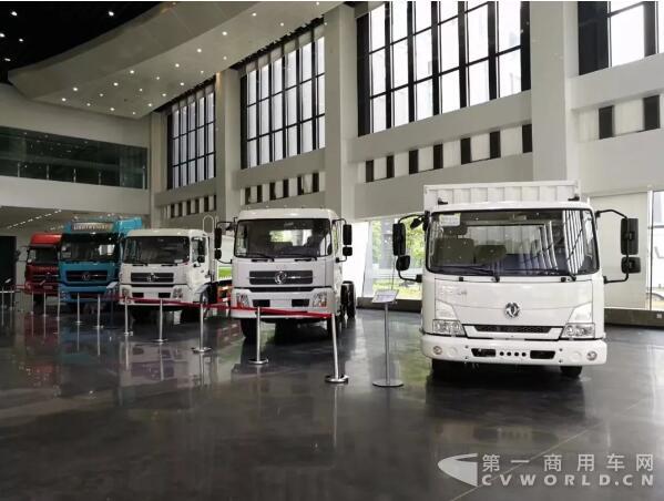 东风商用车2.jpg 东风商用车2.jpg