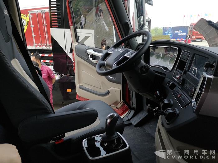 江淮格尔发长头车6.jpg 江淮格尔发长头车6.jpg