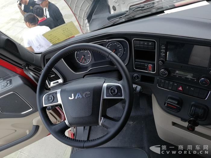 江淮格尔发长头车7.jpg 江淮格尔发长头车7.jpg