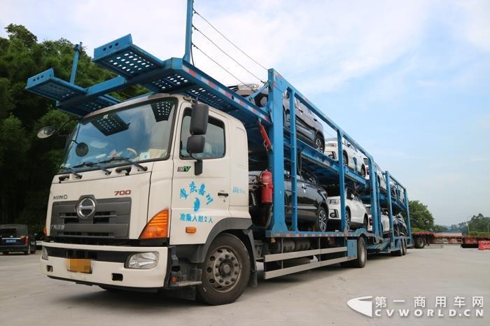 广汽日野中置轴轿运车1.jpg 广汽日野中置轴轿运车1.jpg