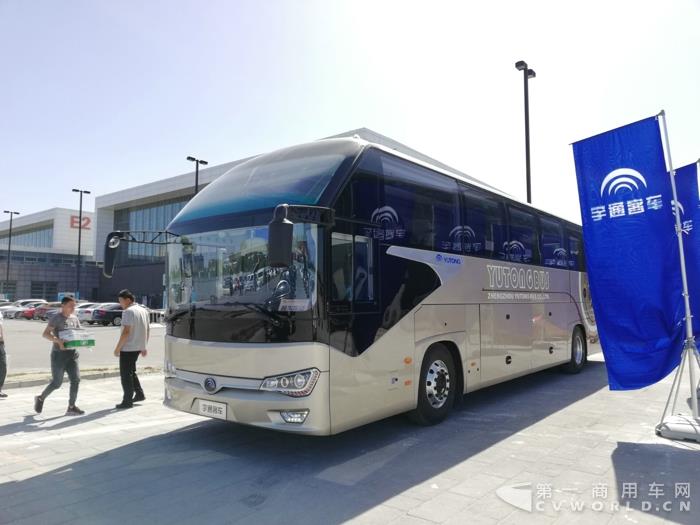 宇通场外试乘使用的ZK6128公路客车.jpg 宇通场外试乘使用的ZK6128公路客车.jpg