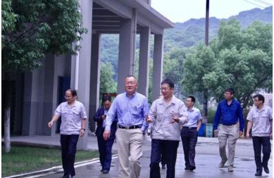 解放.jpg 解放.jpg