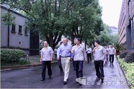 解放5.jpg 解放5.jpg