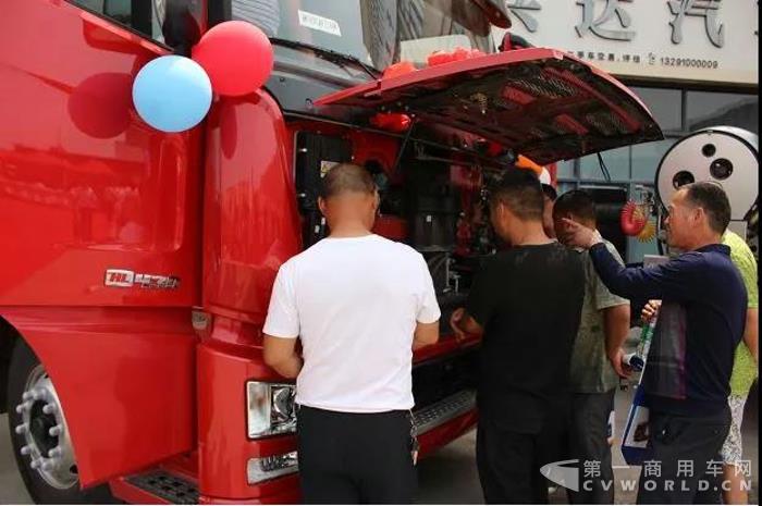 巨擘发力,出手不凡!徐工百台新能源重卡助力家乡蓝天保卫战2.jpg 巨擘发力,出手不凡!徐工百台新能源重卡助力家乡蓝天保卫战2.jpg